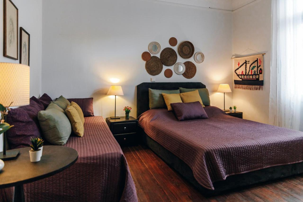 Monastiraki-Psiri, Old Town, 3-Bdr Apt, Sleep 6-10P, Spacious Court Yard Athen Exterior foto
