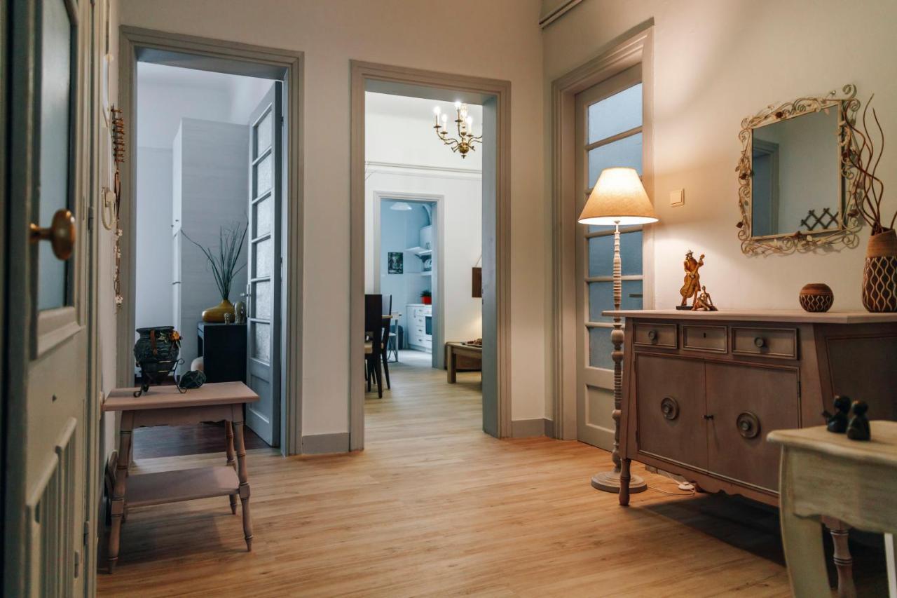 Monastiraki-Psiri, Old Town, 3-Bdr Apt, Sleep 6-10P, Spacious Court Yard Athen Exterior foto