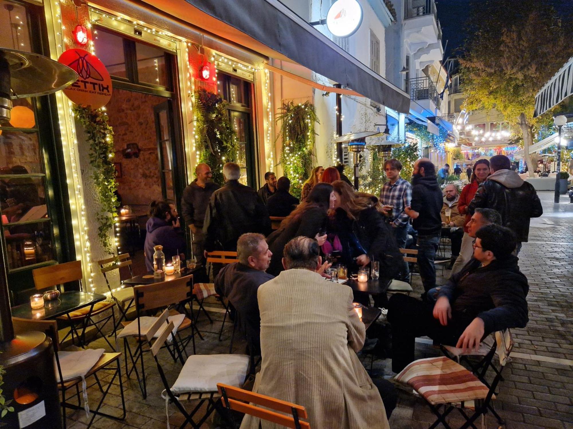 Monastiraki-Psiri, Old Town, 3-Bdr Apt, Sleep 6-10P, Spacious Court Yard Athen Exterior foto