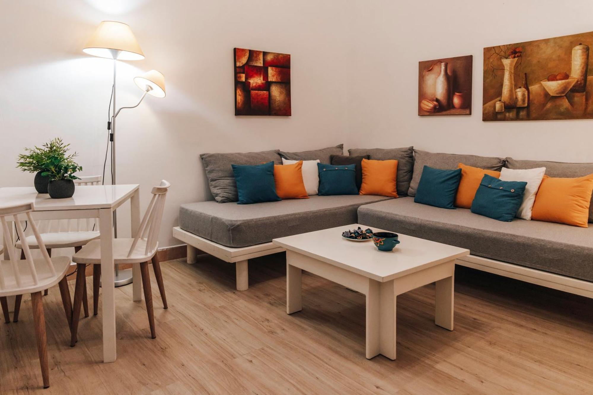 Monastiraki-Psiri, Old Town, 3-Bdr Apt, Sleep 6-10P, Spacious Court Yard Athen Exterior foto