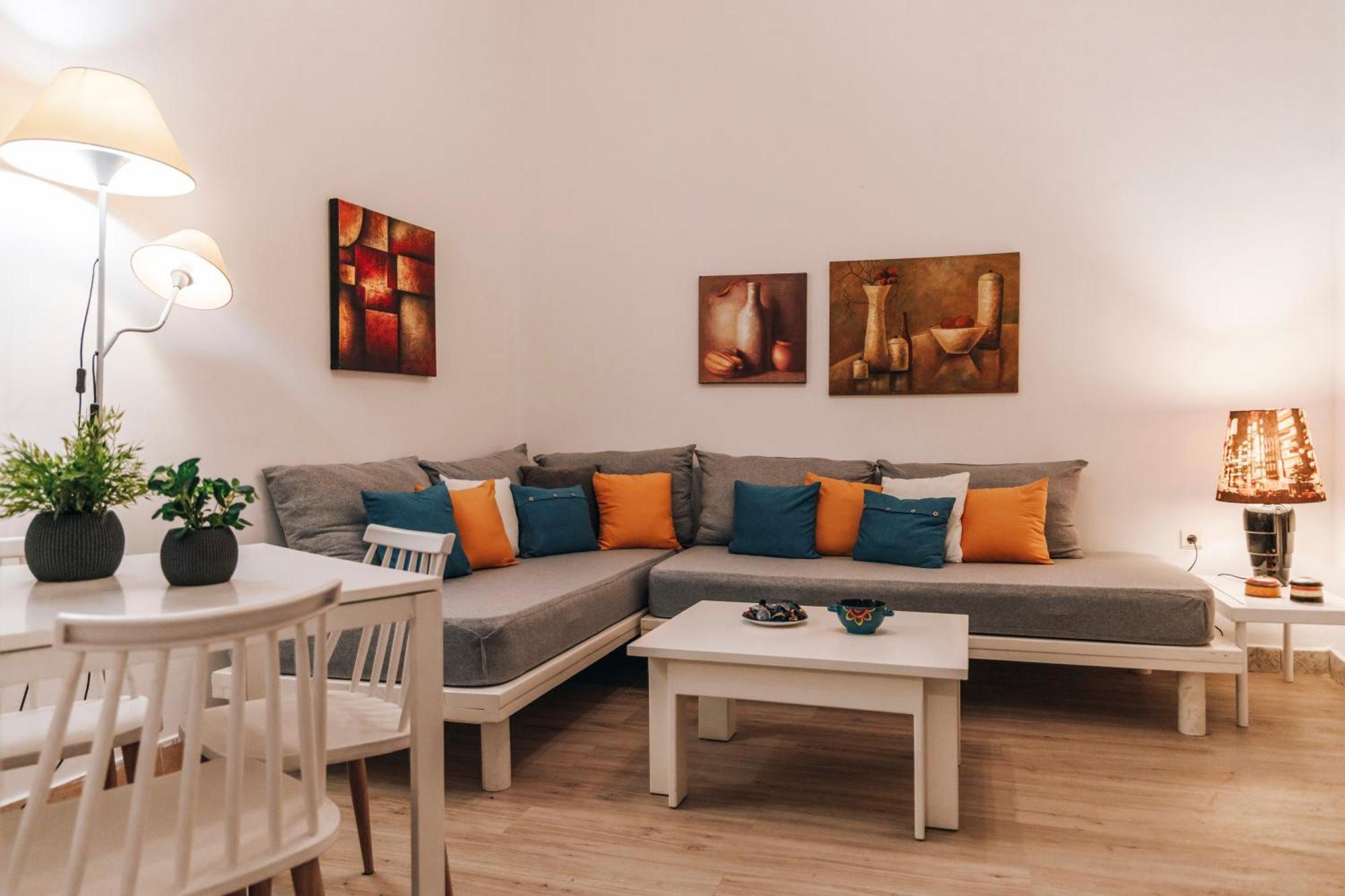 Monastiraki-Psiri, Old Town, 3-Bdr Apt, Sleep 6-10P, Spacious Court Yard Athen Exterior foto
